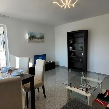 Appartement Newly Renovated, Bright Two-Bedroom Apartment Trier