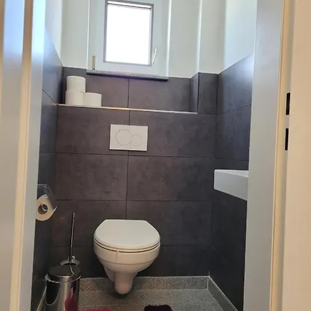 Appartement Newly Renovated, Bright Two-Bedroom Apartment